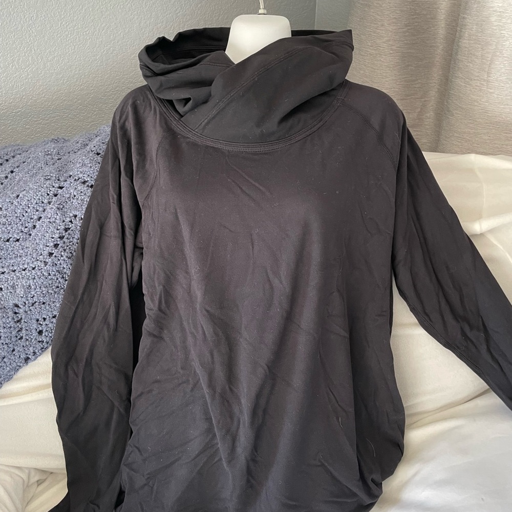 Lululemon healthy heart cowl neck pullover